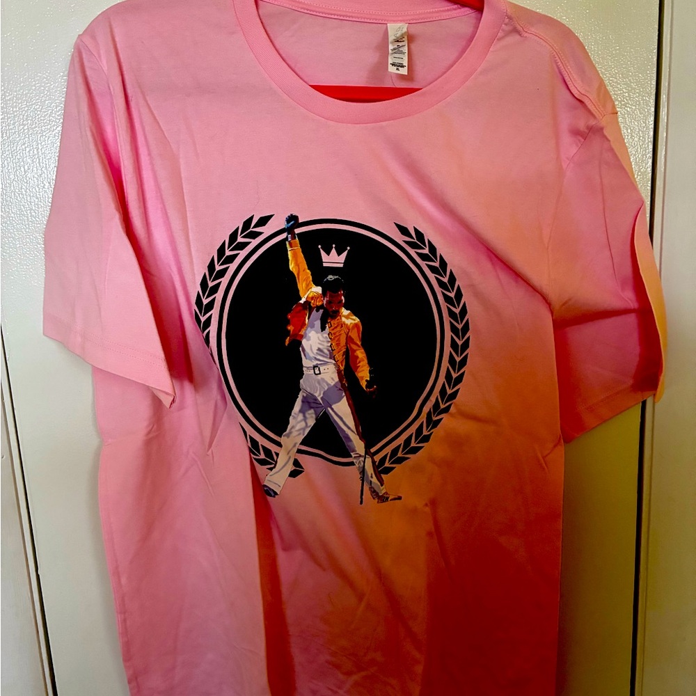 Gildan Pink Short Sleeve Tee with Graphic Design